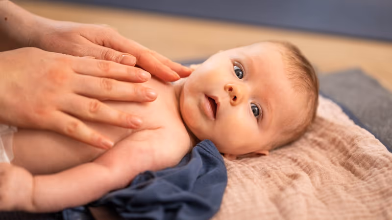 婴儿按摩与Kids Kollektive活动